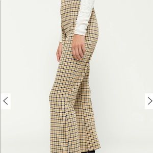 URBAN OUTFITTERS Yellow stripe pants w 2 pockets